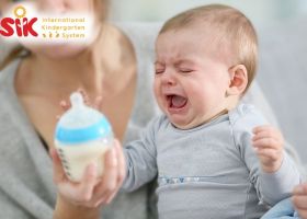 Ba mẹ phải làm gì khi bé bị dị ứng đạm sữa bò?