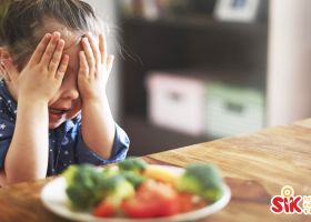 Ba mẹ phải làm gì khi trẻ không chịu ăn rau?
