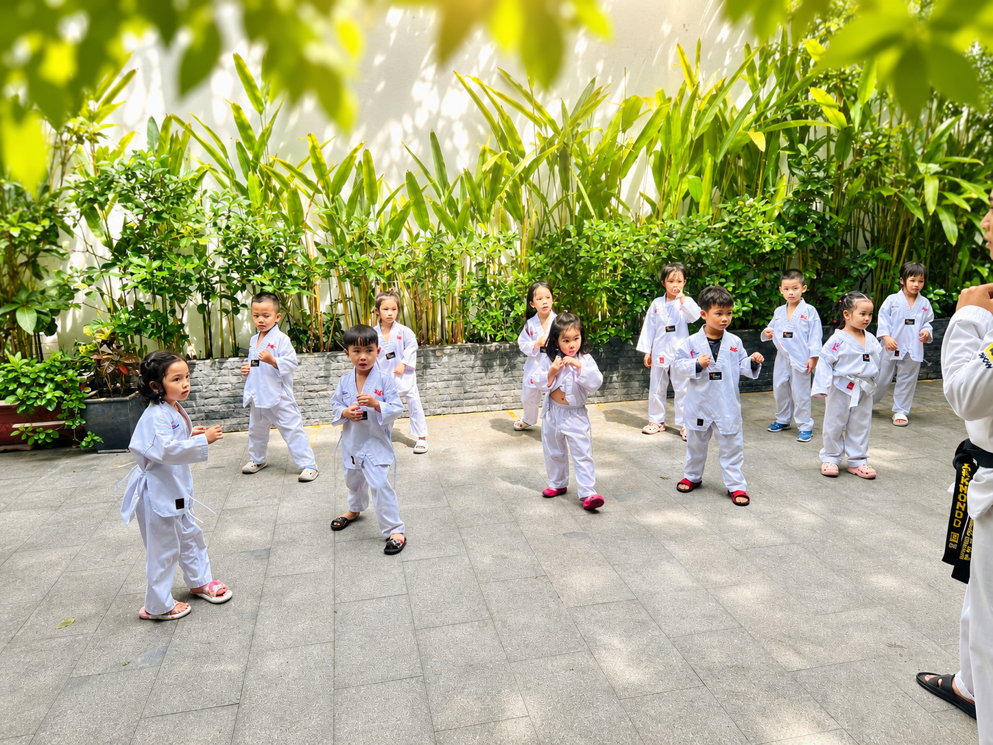 Yoga và vận động tại SIK AEON Tân Phú