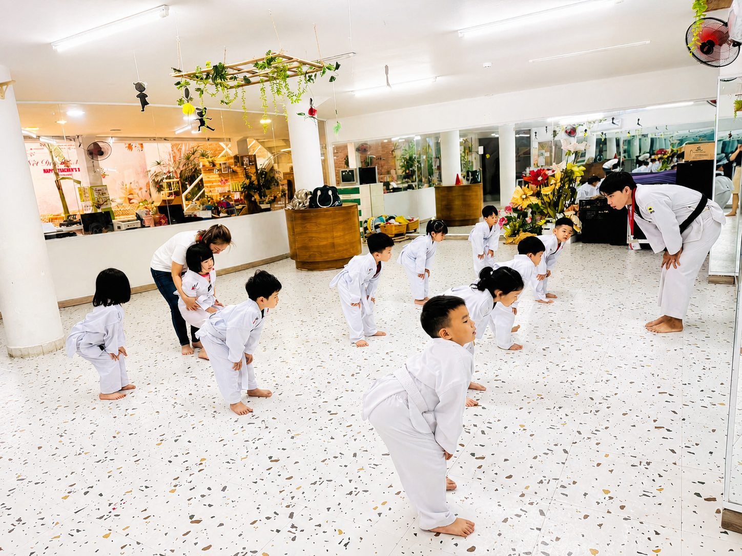 Hoạt động yoga, aerobic và võ thuật tại SIK Quận 6