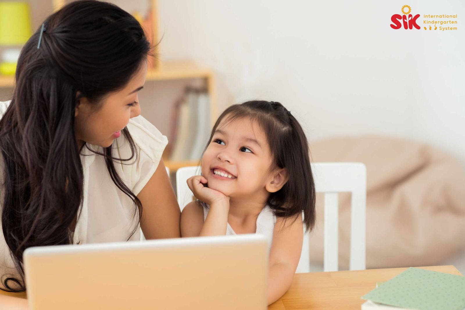 8 thói quen cha mẹ cần thay đổi để con trưởng thành và tự lập hơn