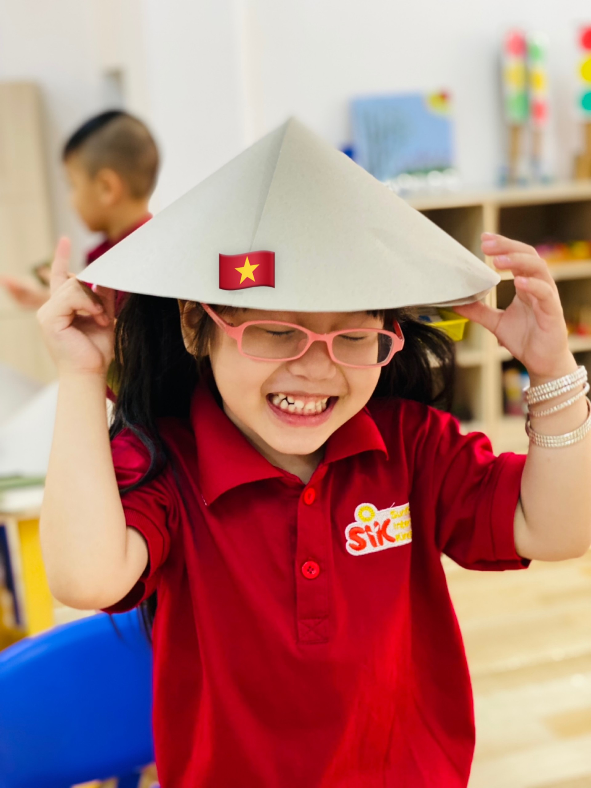 Bố mẹ sẽ trả lời sao khi con hỏi : “ MẸ ƠI,NHÀ MÌNH CÓ GIÀU KHÔNG?